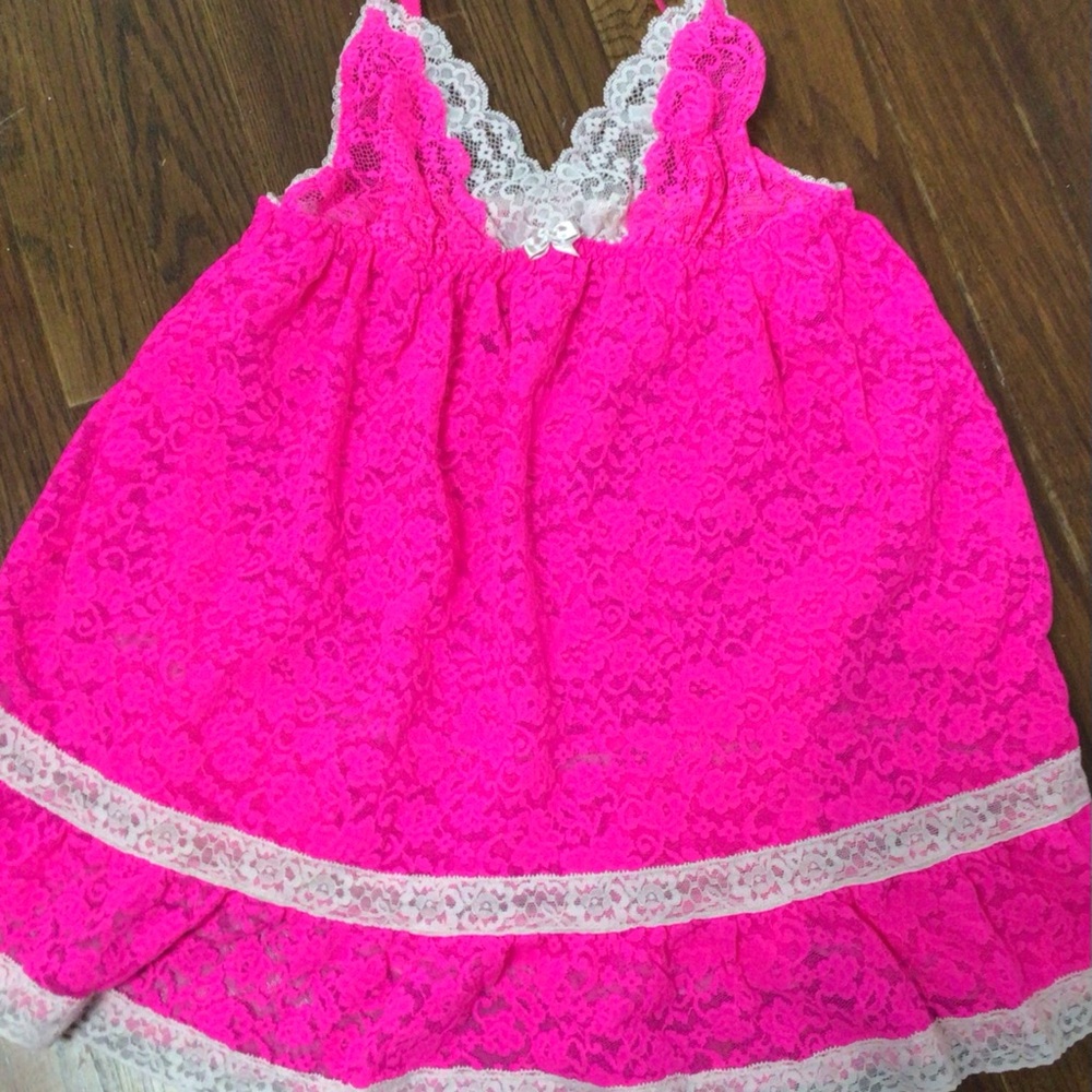 Victoria’s Secret hot pink lace camisole women’s medium